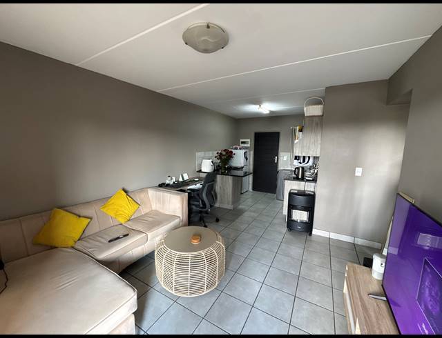 2 BEDROOM APARTMENT FOR SALE IN HEUWELOORD